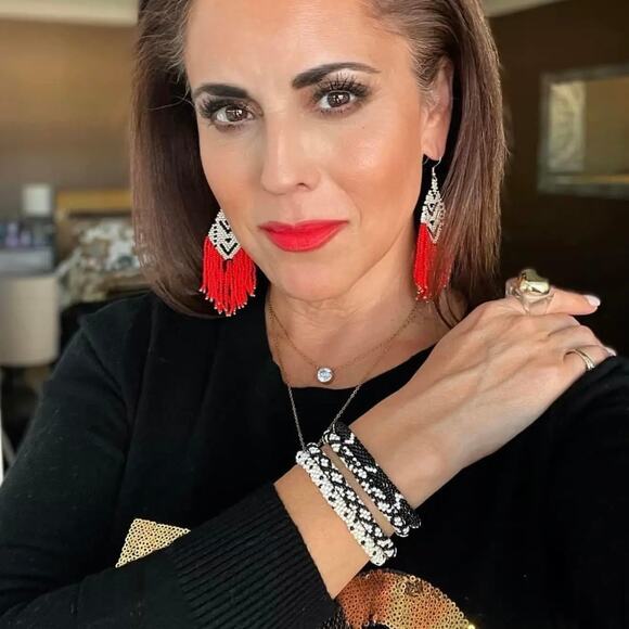 New Plunder "Eleanora" Black and Cream Seed Bead Bracelets (7") - Picture 7 of 7